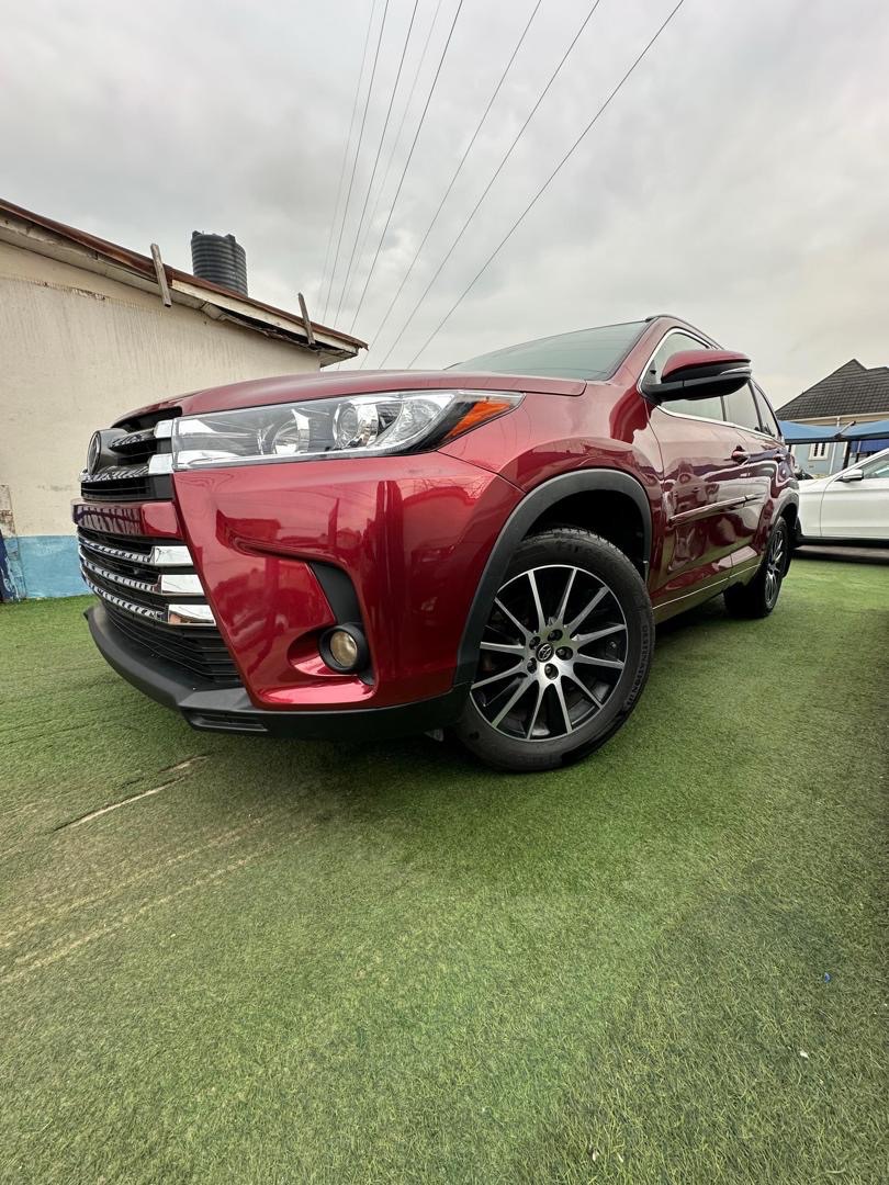 2017 Toyota Highlander SE