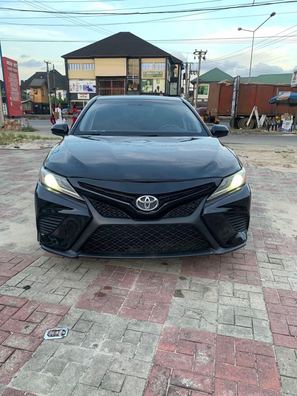 2018 Toyota CAMRY LE