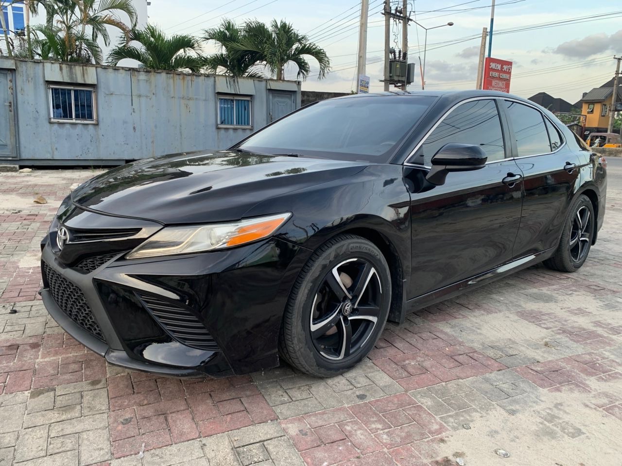 2018 Toyota CAMRY LE